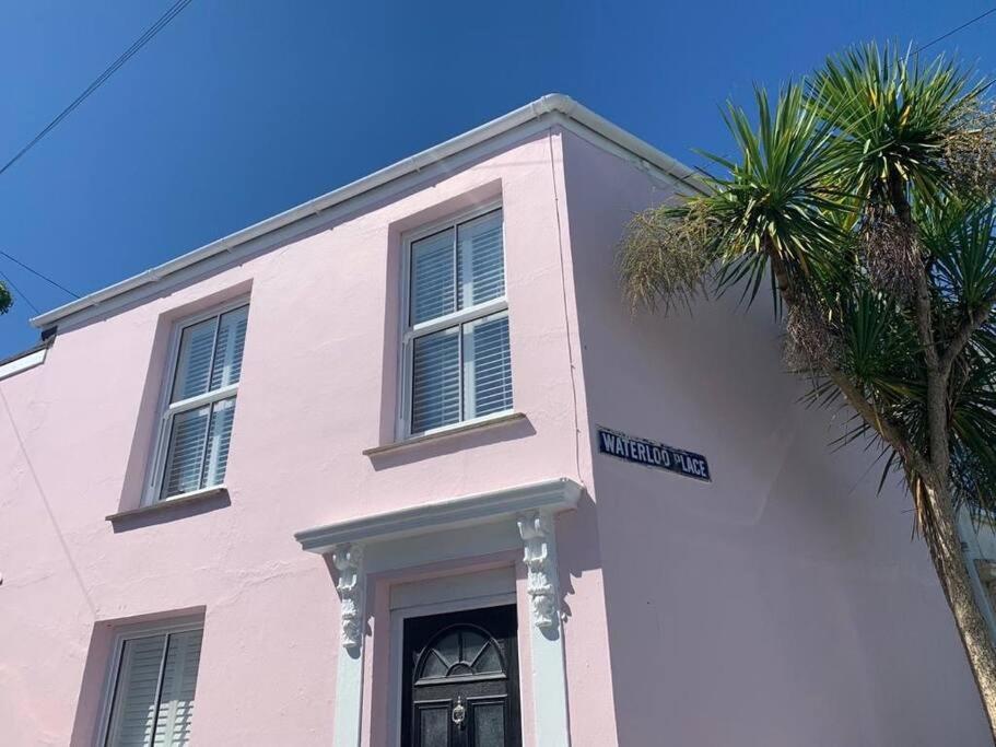 Luxurious Cottage In The Heart Of Falmouth Exterior photo